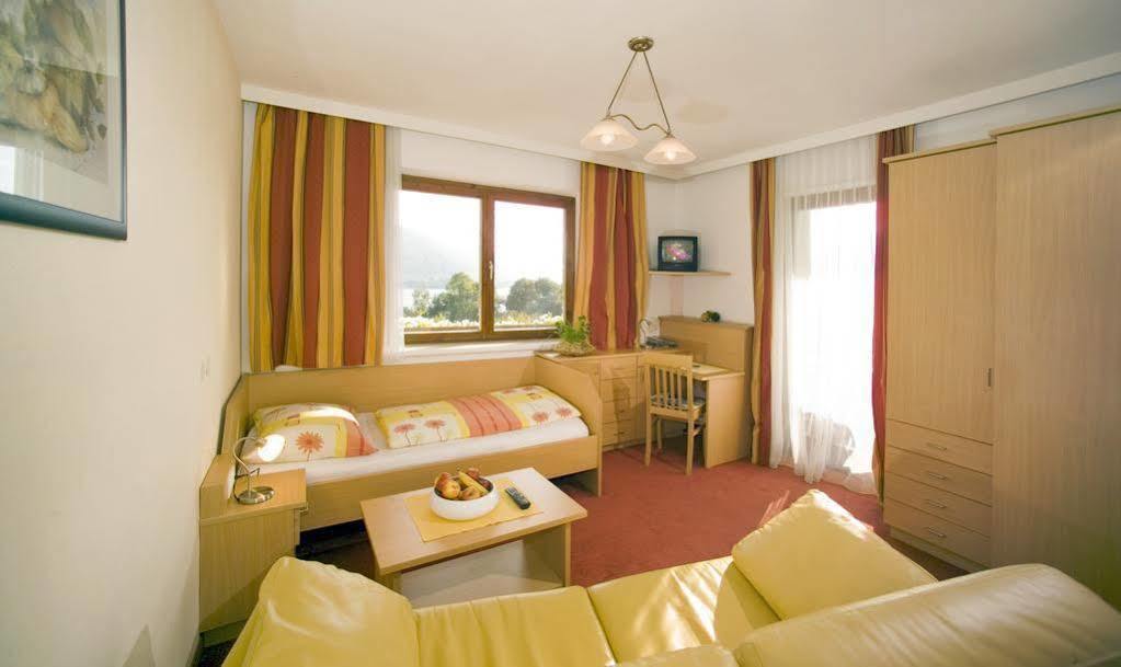 Gasthof Nindler Hotel Щайндорф ам Осиахер Зее Екстериор снимка